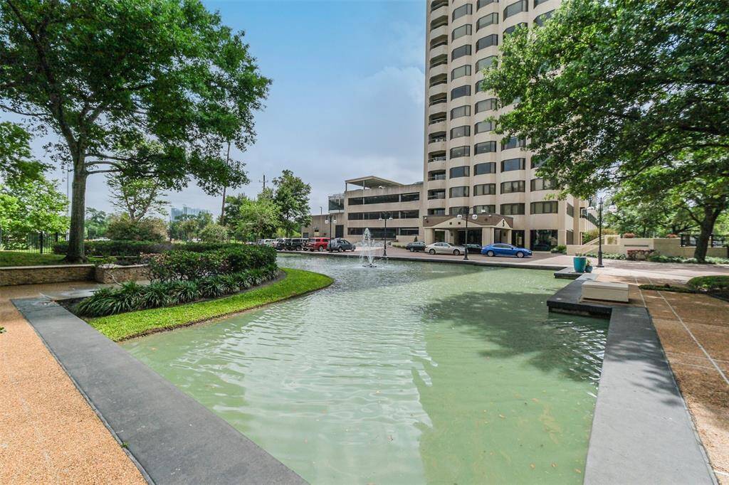 The community has an active pond on the property with live turtles.