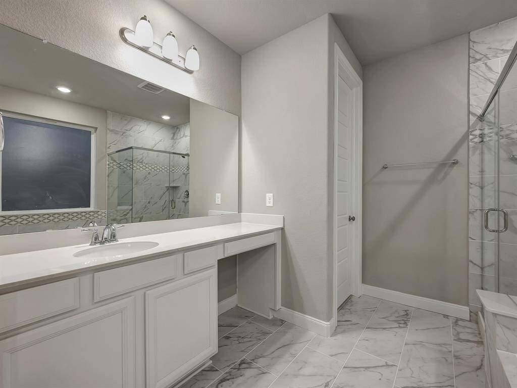 Photo is not of the actual home but is an inspirational photo of builder’s model home and may depict options, furnishings, and/or decorator features that are not included.