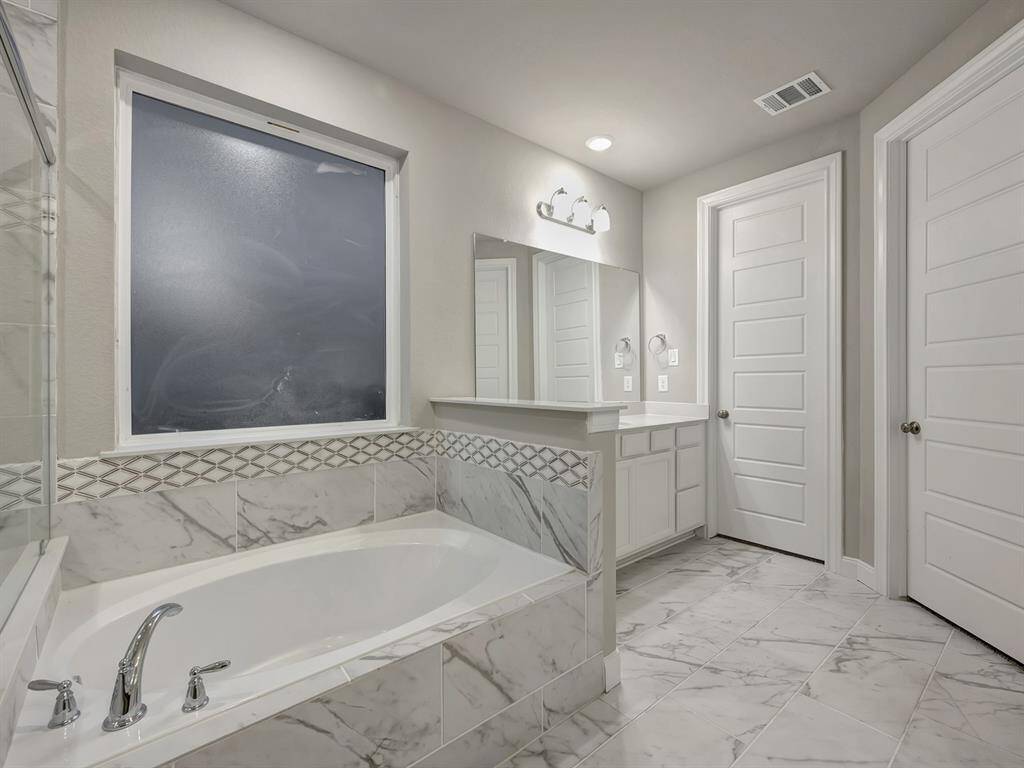 Photo is not of the actual home but is an inspirational photo of builder’s model home and may depict options, furnishings, and/or decorator features that are not included.
