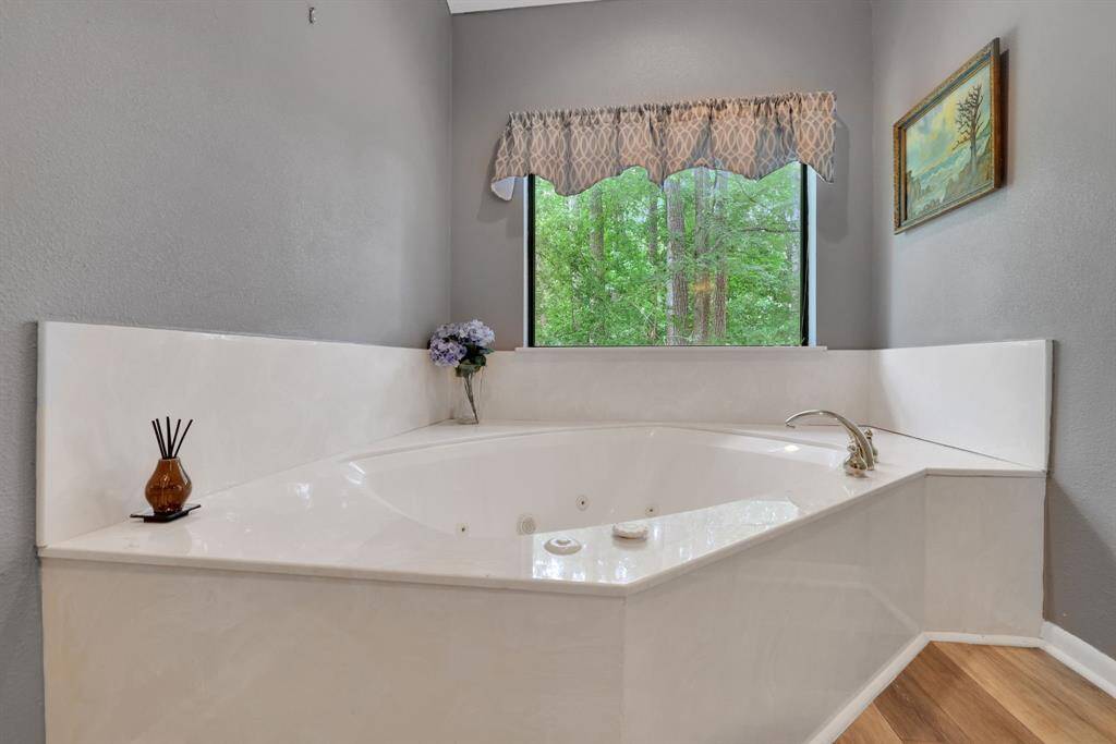 Jacuzzi tub in the primary bathroom