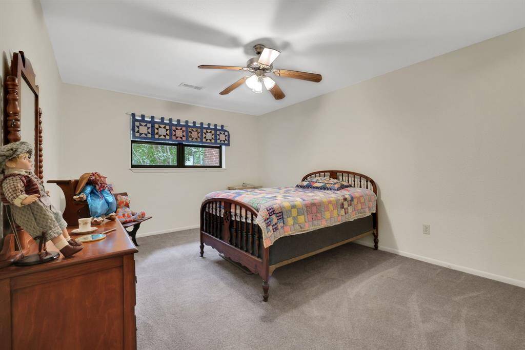 Guest bedroom 1