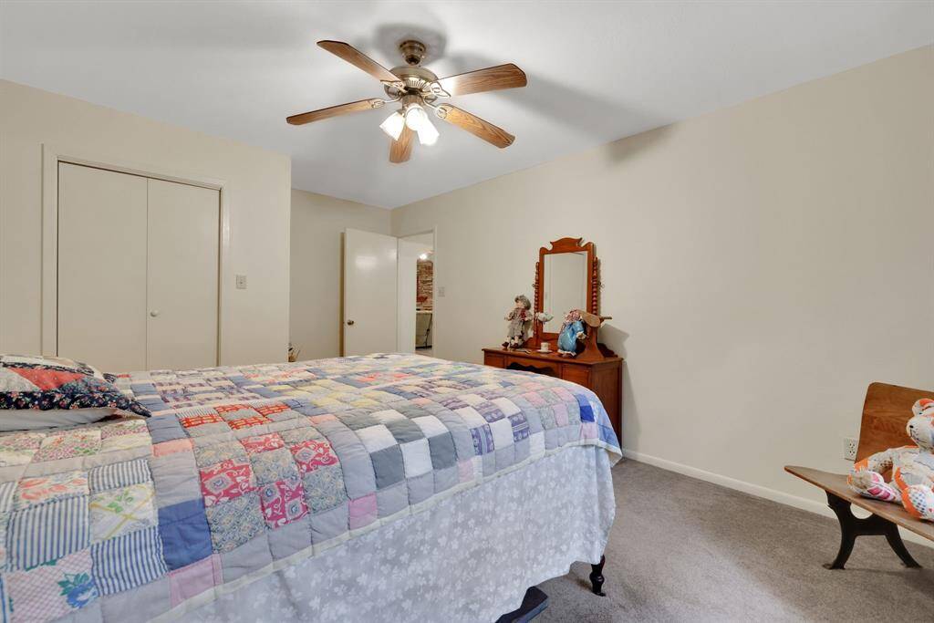 Guest bedroom 1