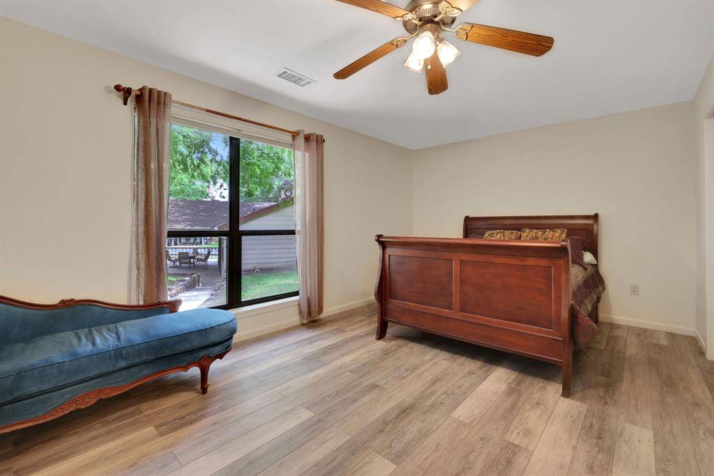 Guest bedroom 1