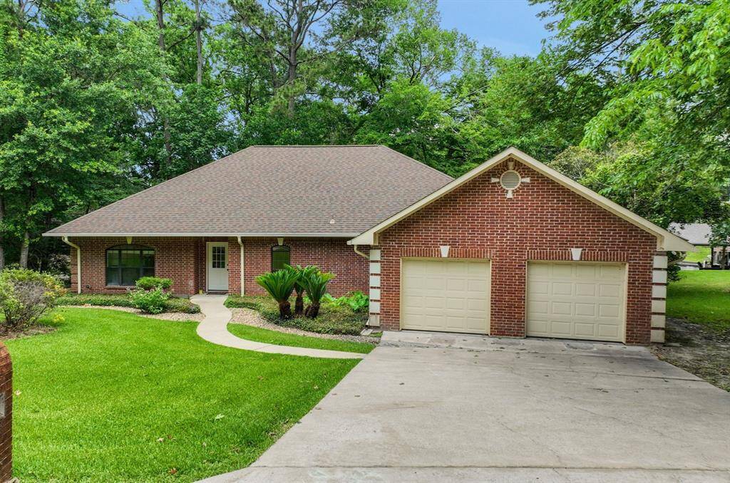 Plenty of additional driveway parking for guests