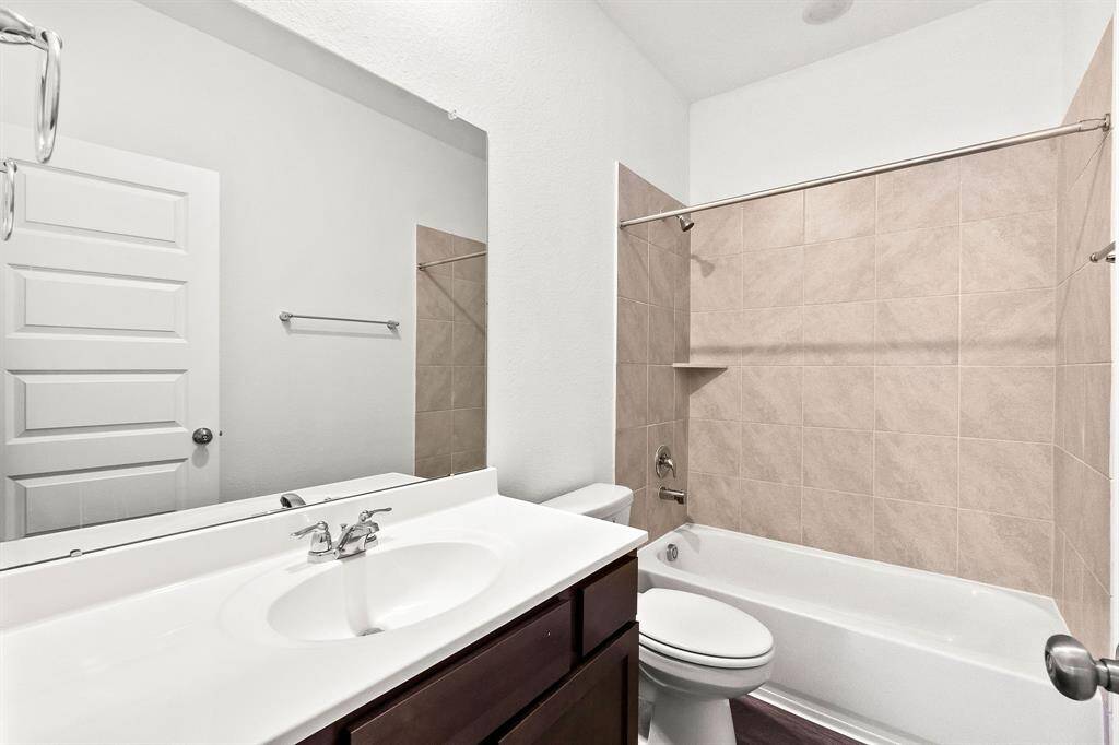 Secondary Bath Room