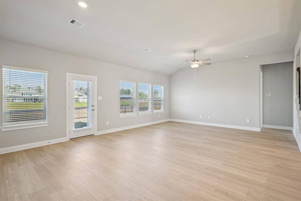 Photo is not of the actual home but is an inspirational photo of builder’s model home and may depict options, furnishings, and/or decorator features that are not included.