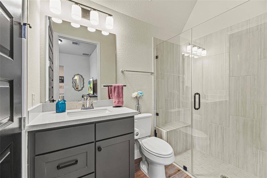 Mud area with hooks and storage - perfect for keeping your family organized!