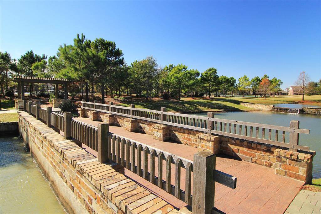 Over 60 miles of walking trails throughout Bridgeland!