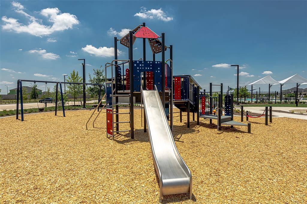 COMMUNITY PHOTO