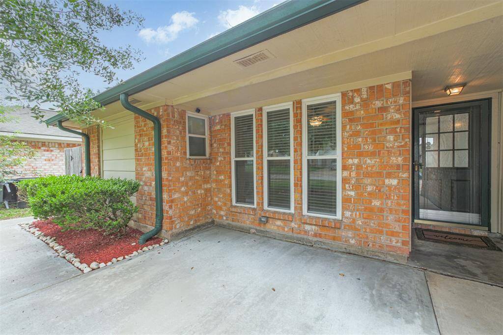 This is a good place to point out the energy efficient, double pane windows. And, siding accents to the brick are cement board!