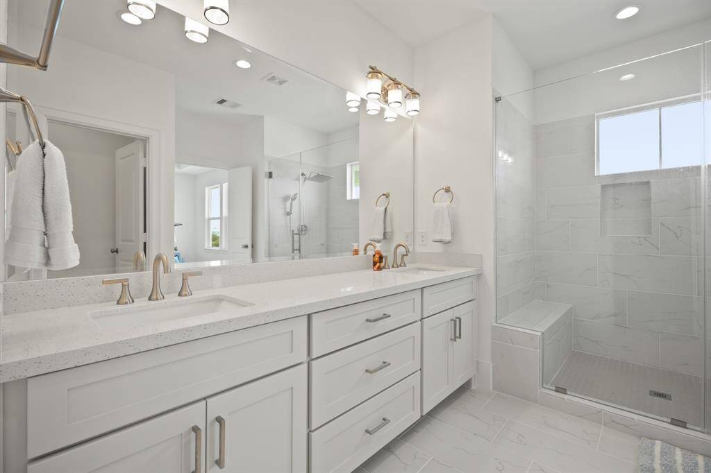 Spa like Owner's en-suite