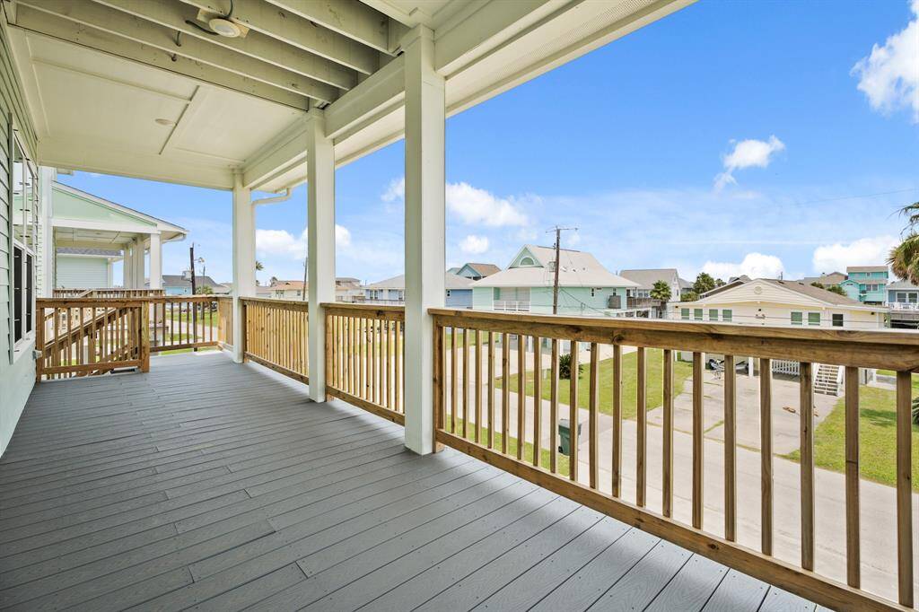 Grand front porch off of the front door