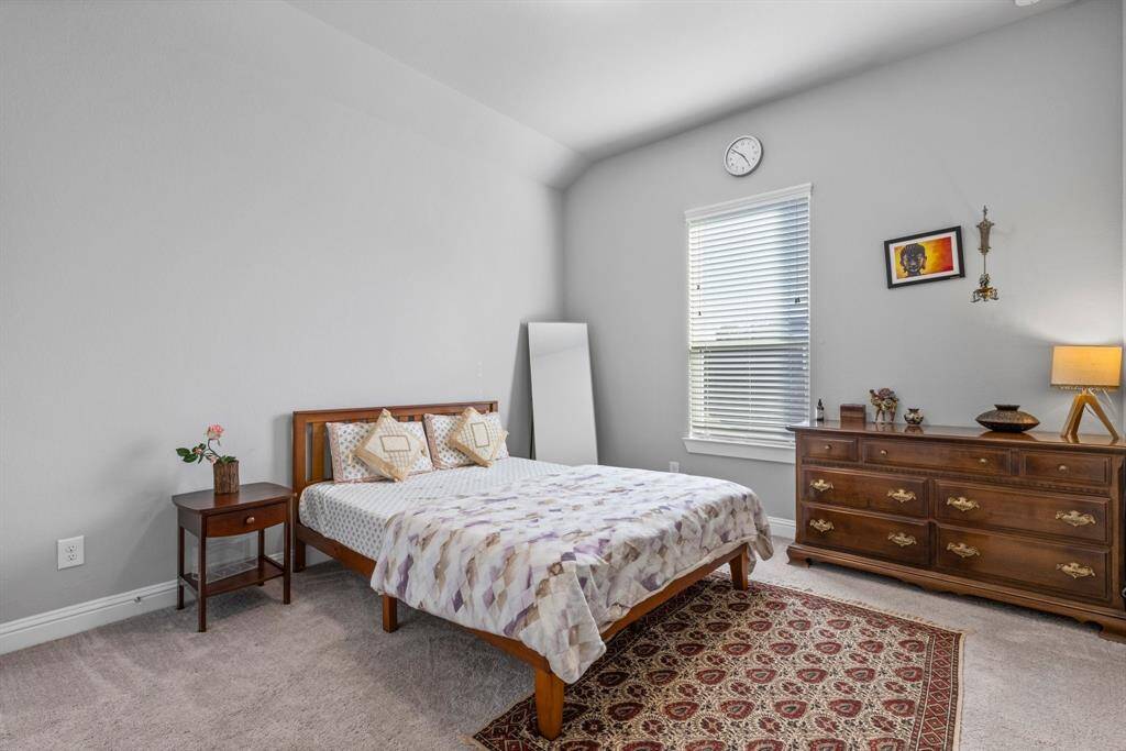 Secondary bedroom