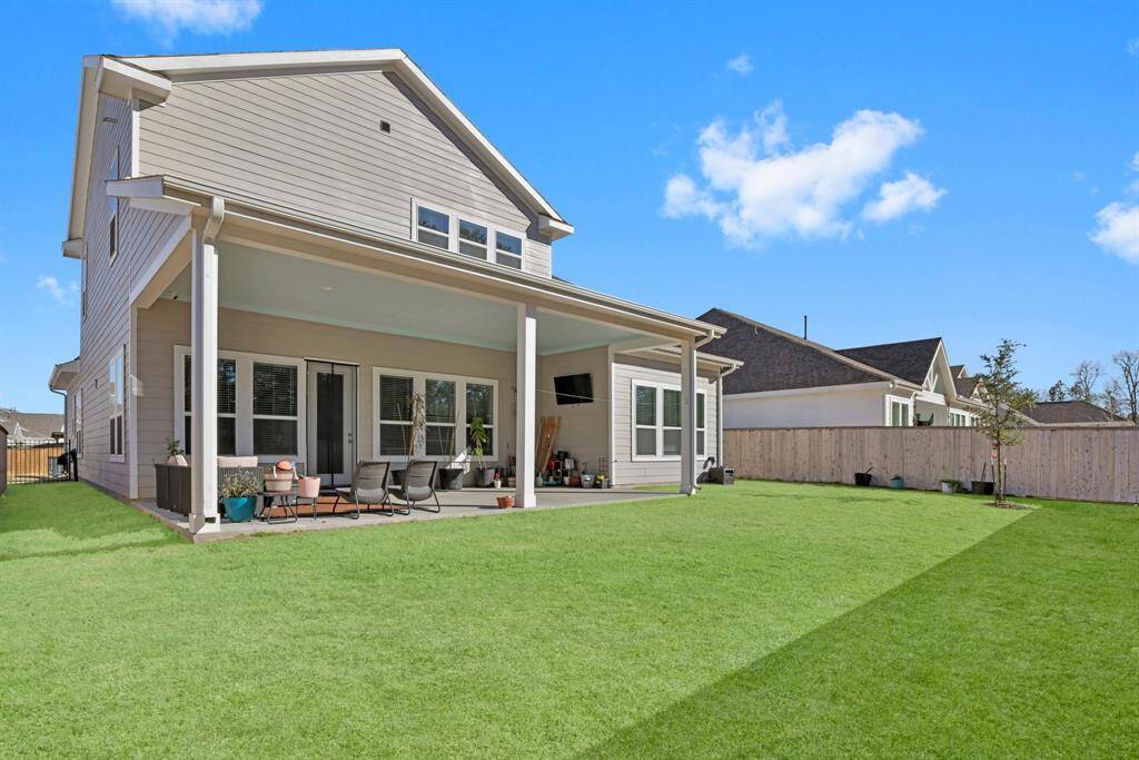 Covered Patio and Expansive Backyard - Perfect for Kids and Pets to Play and Explore