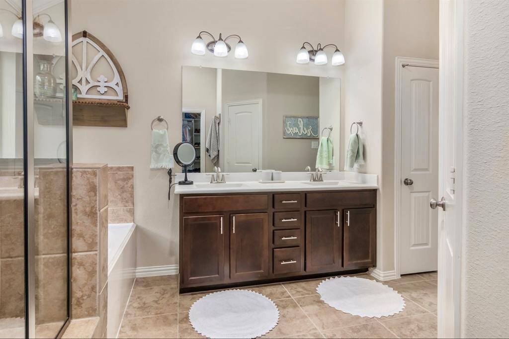 Double sink vanity