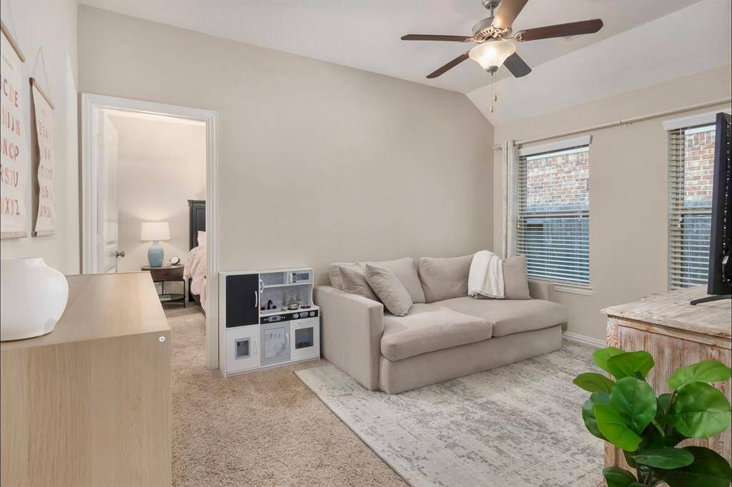 Gameroom/media room connecting secondary bedrooms