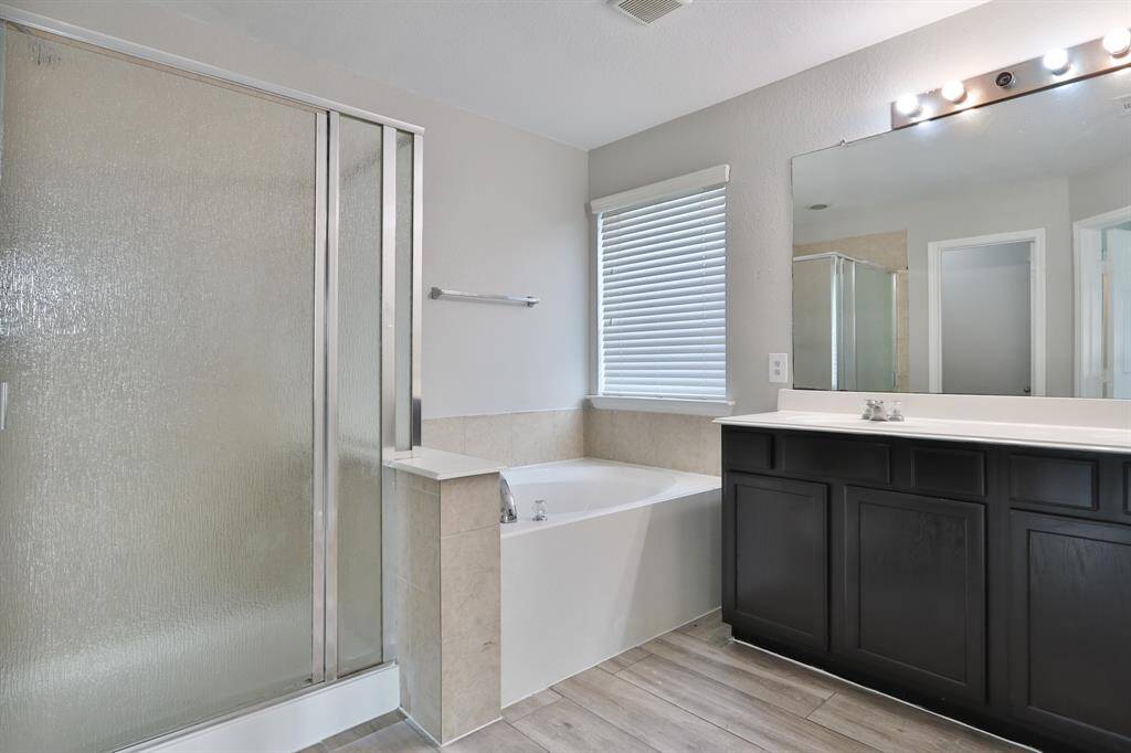 Primary bedroom bath