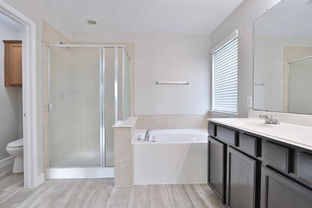 Primary bedroom bath