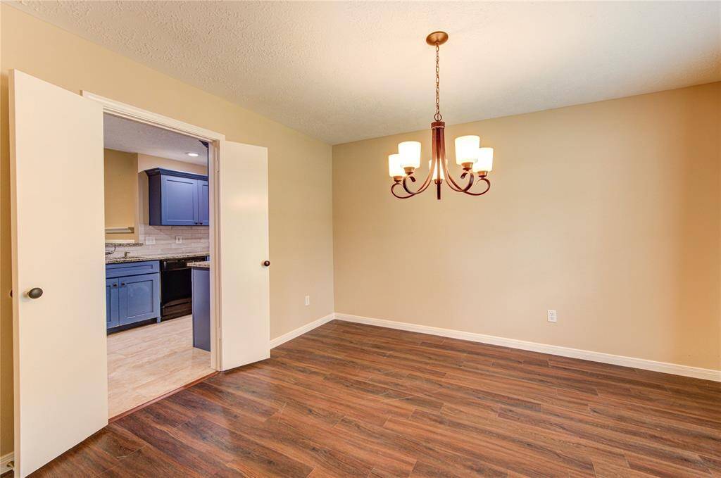 Dining room, adjacent to the kitchen.
