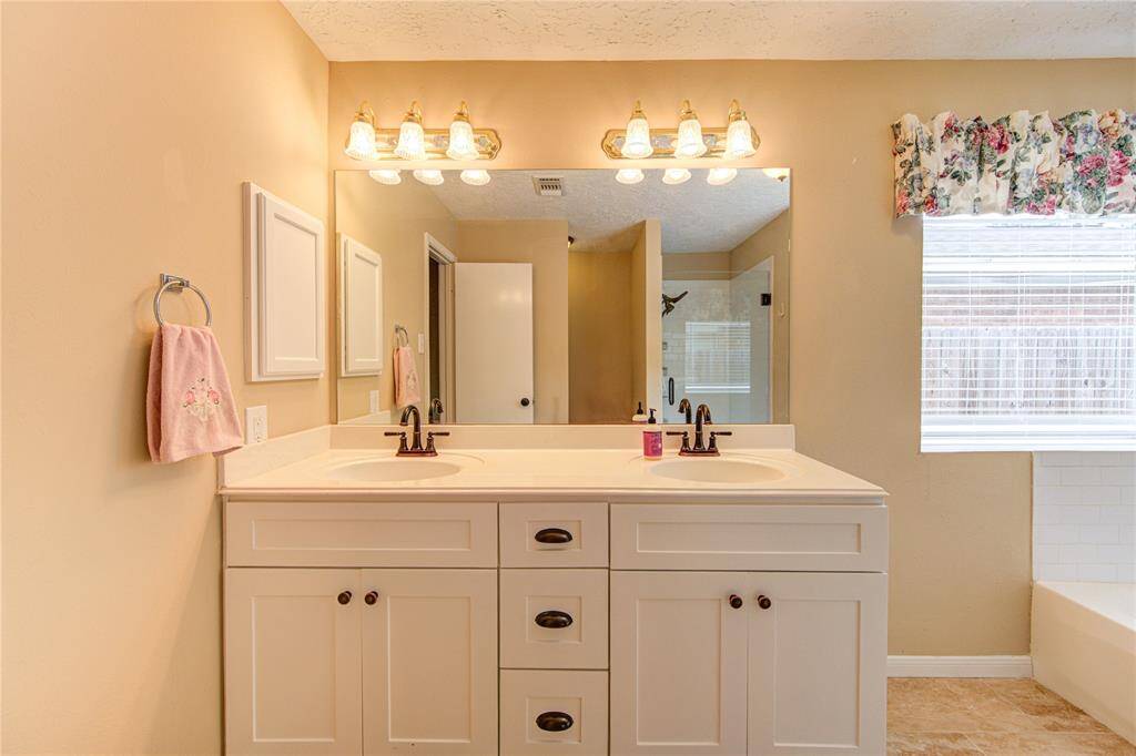 Double sink vanity!