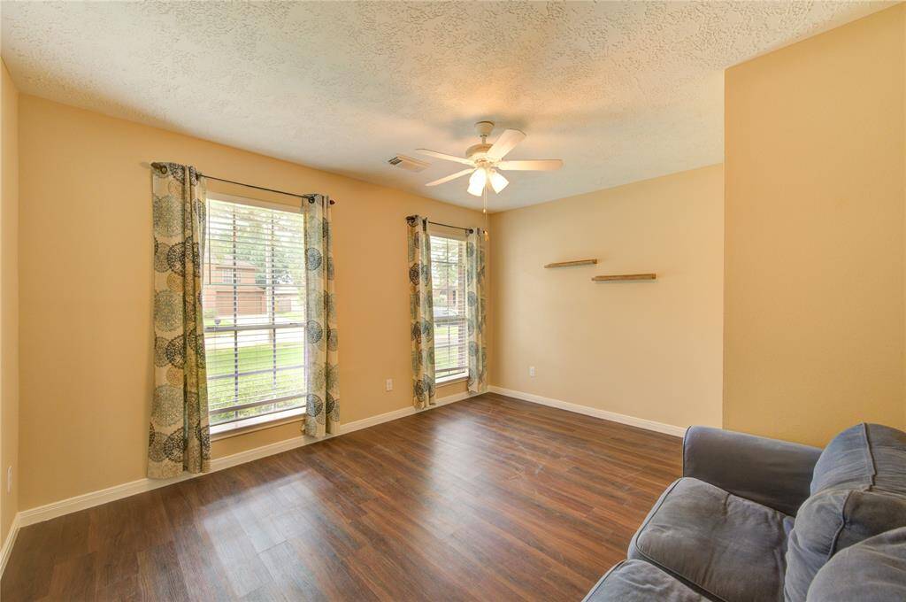 Formal living/home office/4th bedroom.