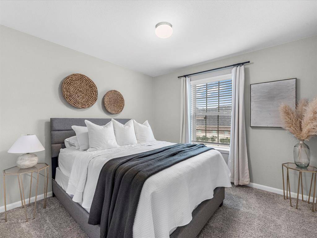 Third bedroom with amazing space and natural light!