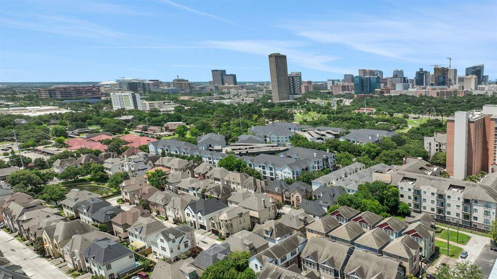 Direct access to the heart of Houston’s Medical Center