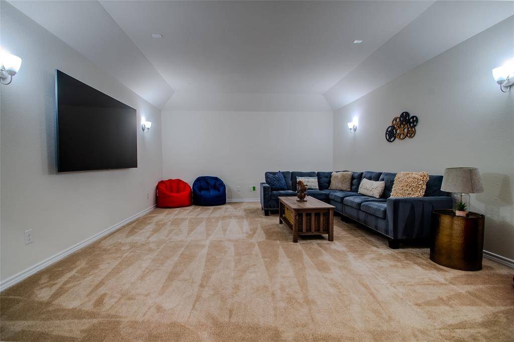 Upstairs Media Room 20x15