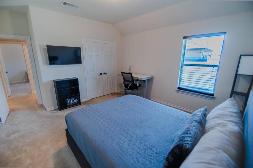 Upstairs Bedroom #2 - 15x13