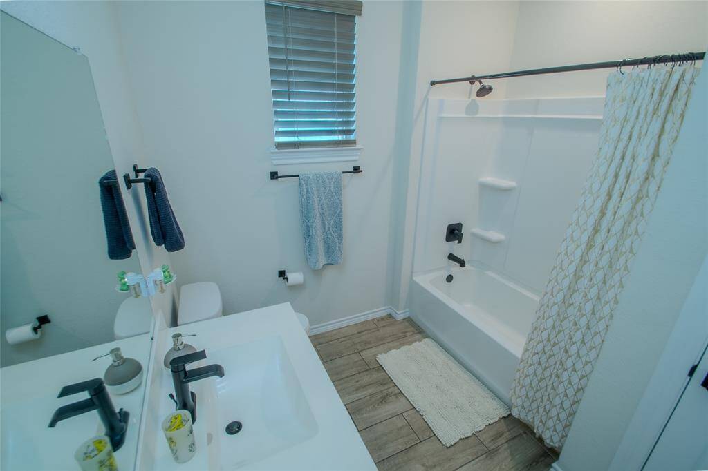 1st floor guest bathroom