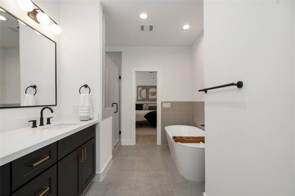 Primary bathroom- Luxury living