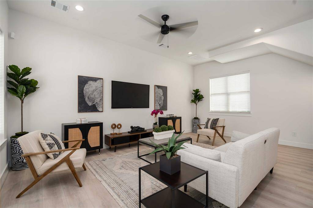 Additional views of the second floor living area
