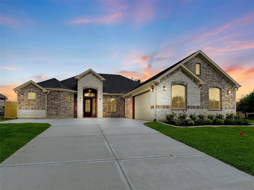 Similar Front Elevation of a home Built by TX Best Home Builders