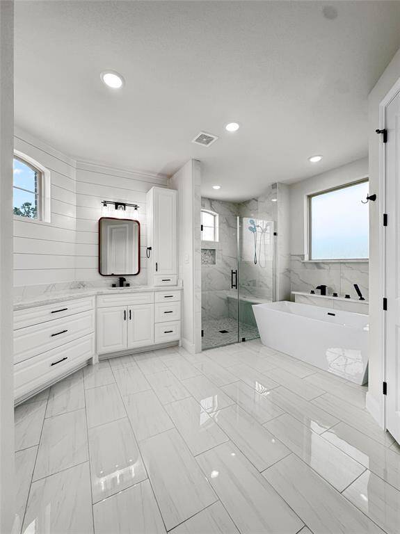 Simialr Master Bathroom in a Home Built by TX Best Home Builders