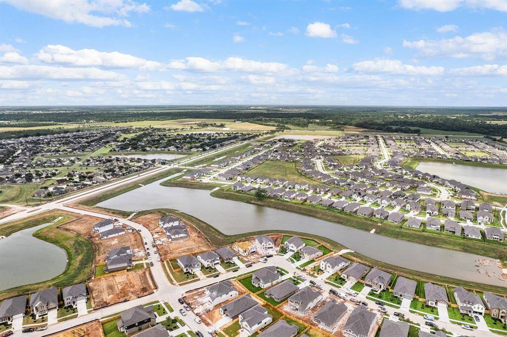 Discover the charm of living in Kingdom Heights, a serene master-planned community offering the perfect blend of comfort, convenience, and natural beauty. Nestled near Rosenberg, TX, residents enjoy scenic lakes, walking trails, and a resort-style pool, all within a peaceful, family-friendly environment. With top-rated schools, spacious homes, and easy access to major highways, Kingdom Heights is where community and lifestyle come together.