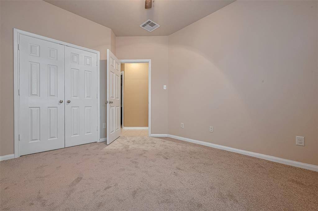 Secondary bedroom