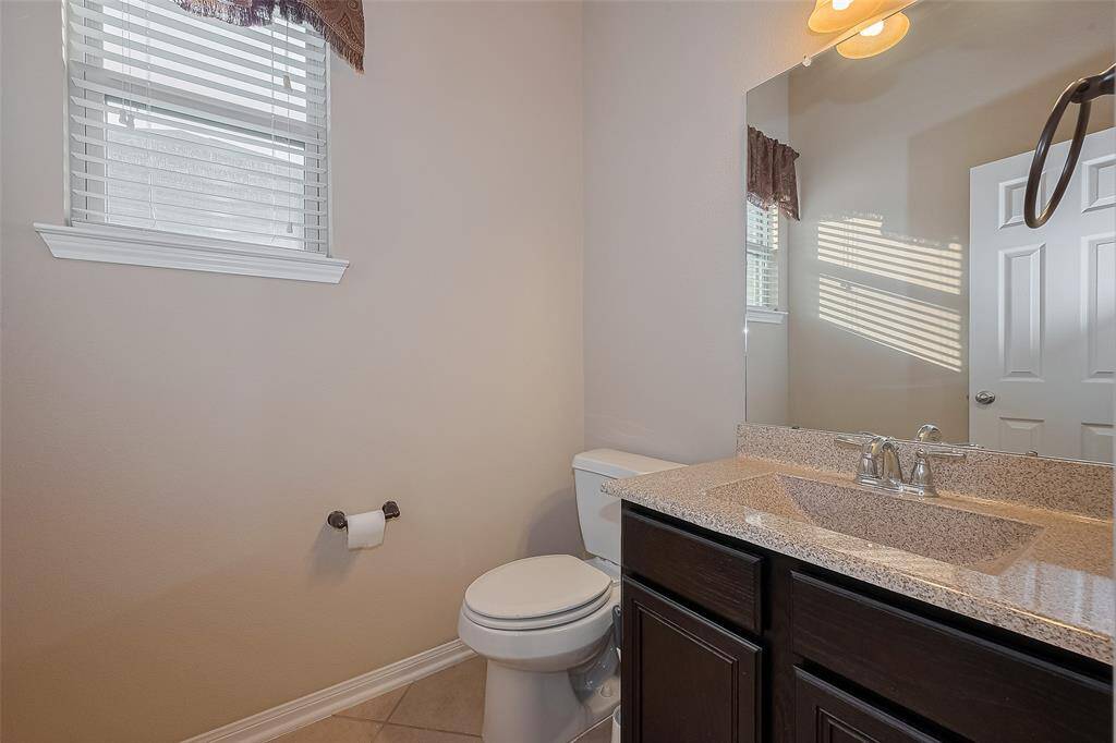 1/2 bathroom