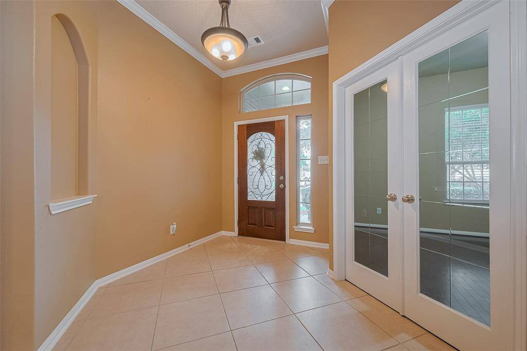 Wide Entryway