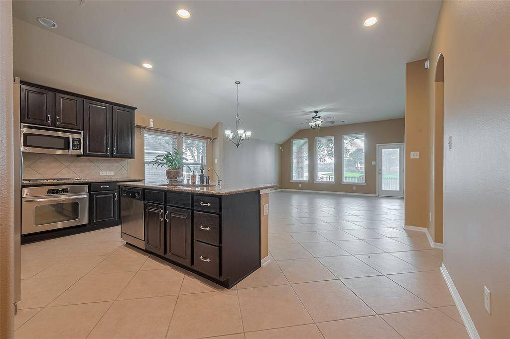 Spacious open Kitchen