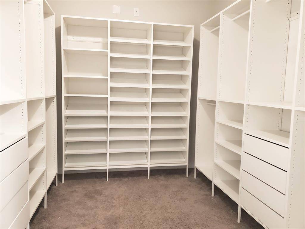 spacious closet w/storage