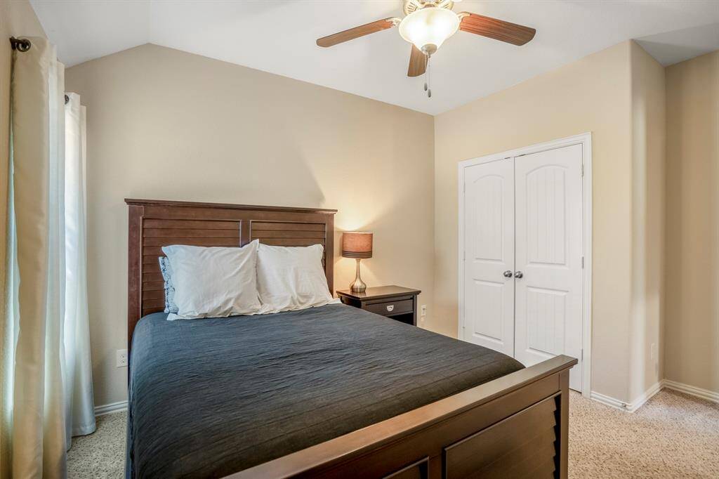 Great sized bedrooms can accommodate large beds.
