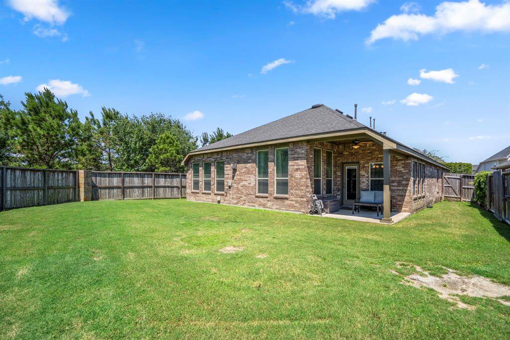Plenty of yard space to create the perfect oasis of your dreams.