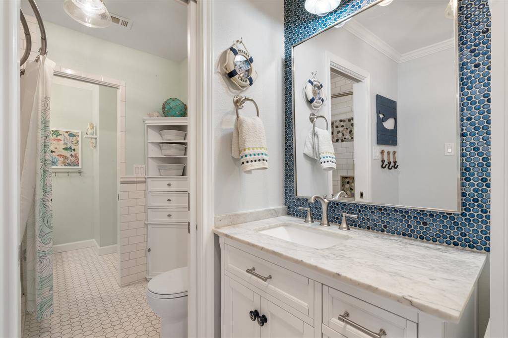 And the vanity for this bedroom....