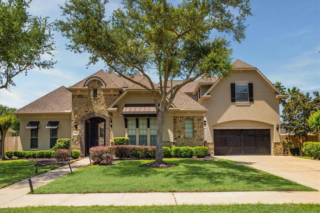 The Aida Younis Team presents 2918 Auburn Path in Avalon at Telfair!