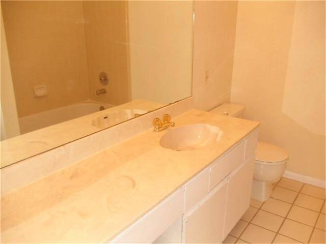 2nd bedroom full bath.