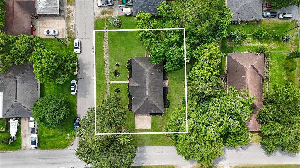 An aerial view of the home shows the ample space you could enjoy.
