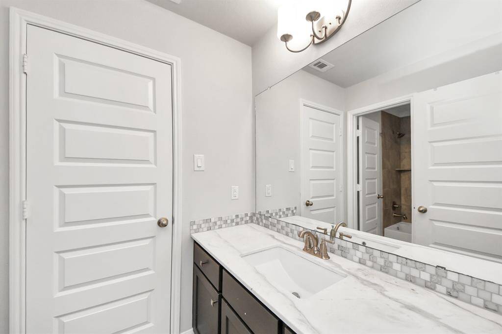 connecting jack/jill bathroom