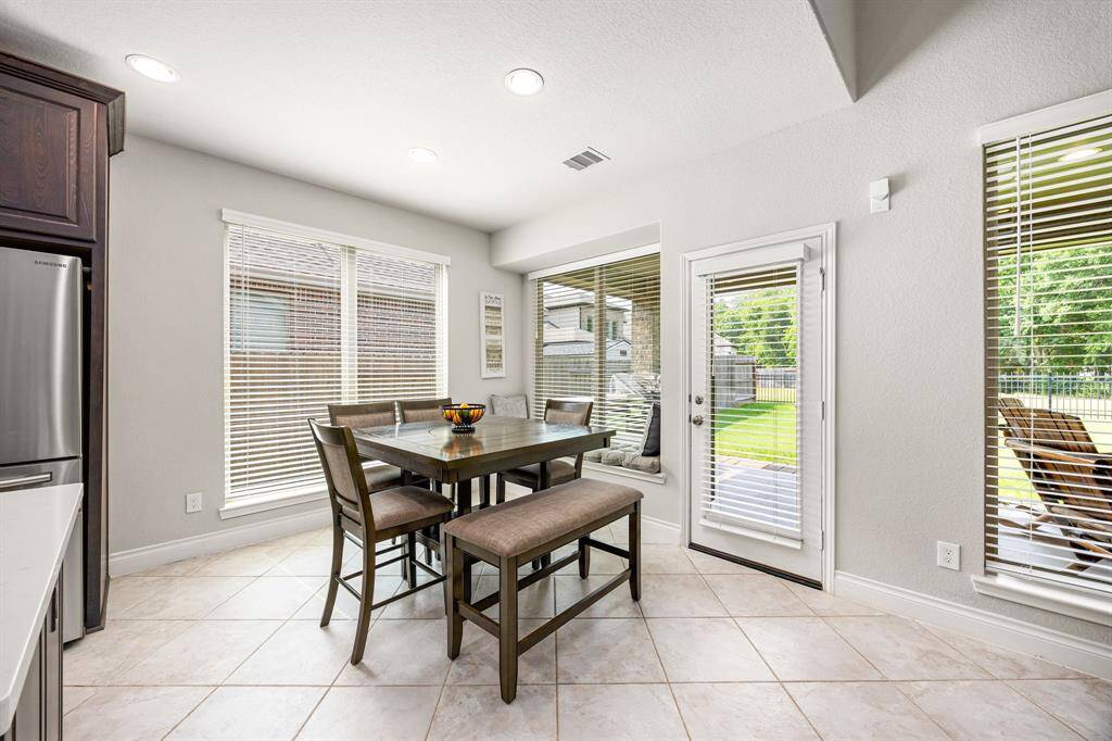 Breakfast Nook Alternate View