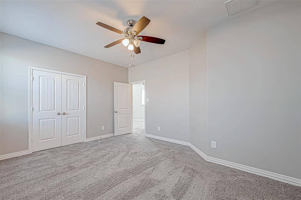 Another spacious room for you to design!