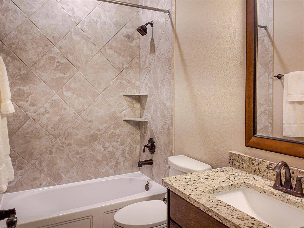 Upstairs full bath